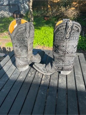 Old Gringo Zorilla Boots Black Laser Hair on Hide 9 B Cowboy Cowgirl